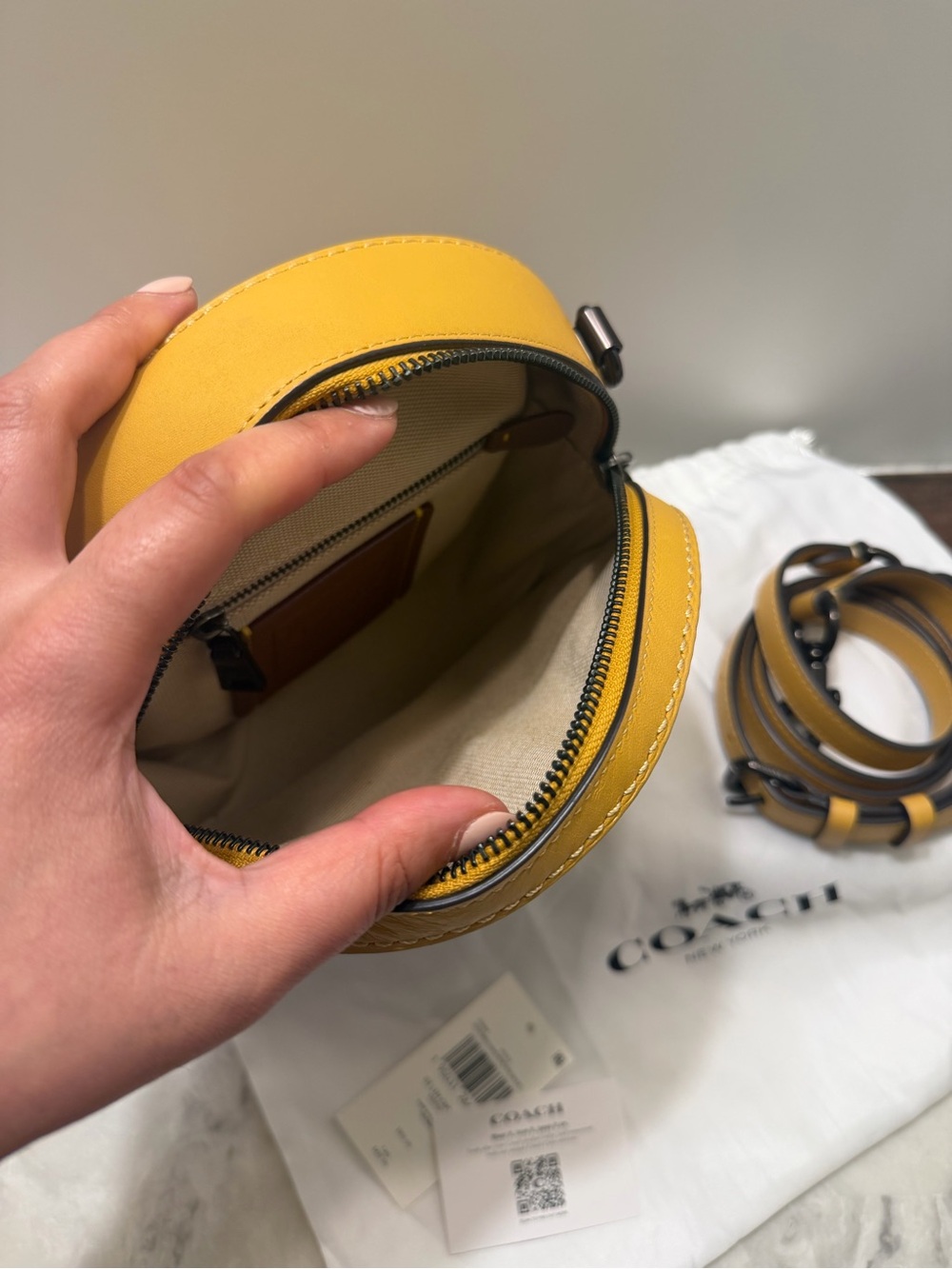 COACH Canteen Leather Round Crossbody Bag in Mustard - Like New with Tags! - Picture 6 of 8